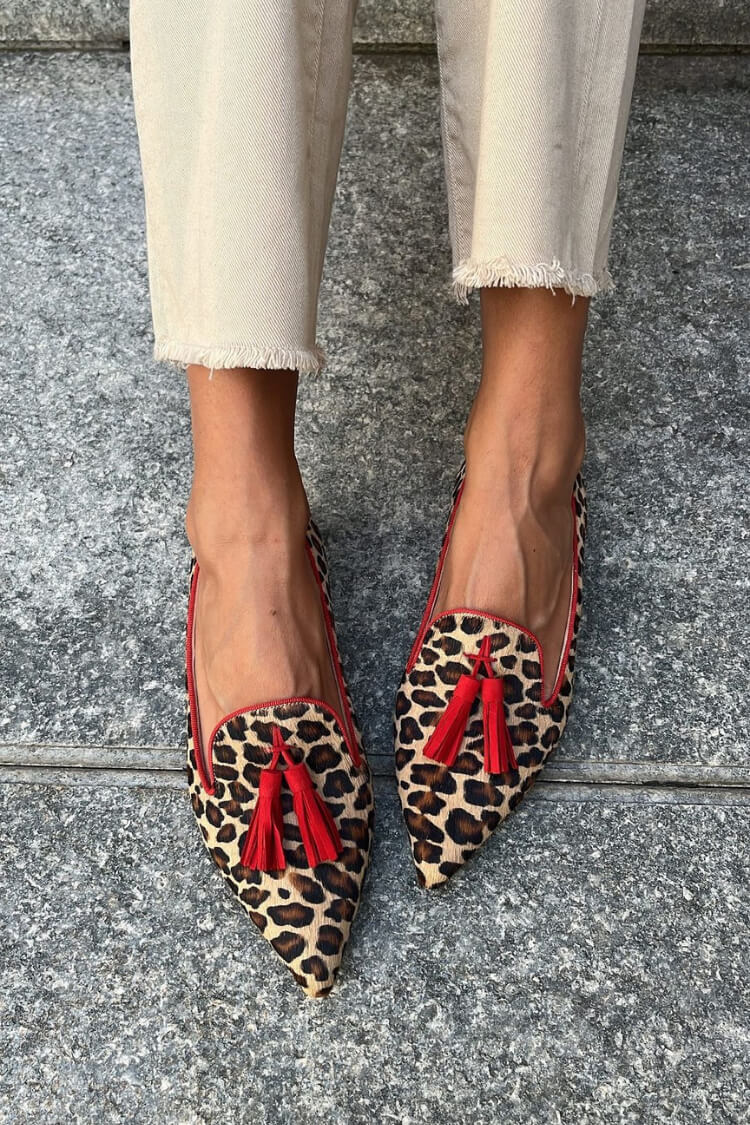 POINTED MOCCASINS WITH FRINGE DETAILS